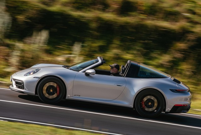 Porsche 911 Targa 4 Gts photo 24