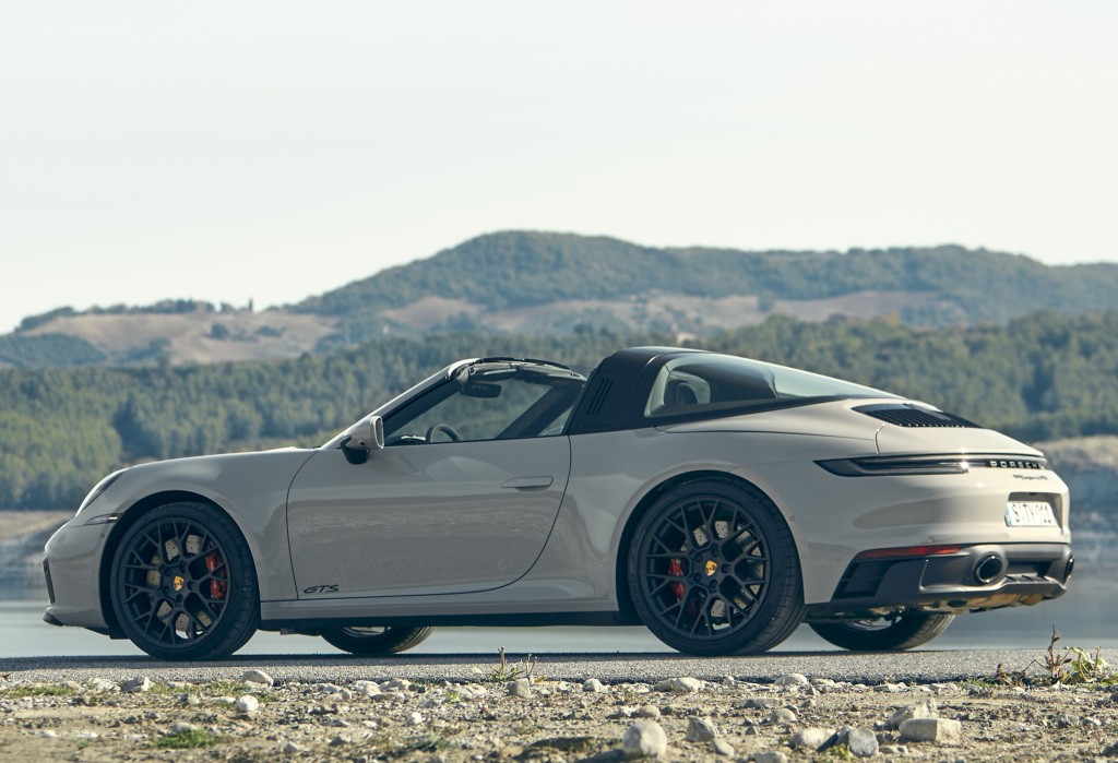 Porsche 911 Targa 4 Gts photo 27