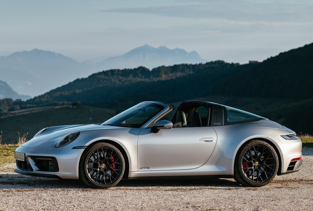 Porsche 911 Targa 4 Gts photo 28