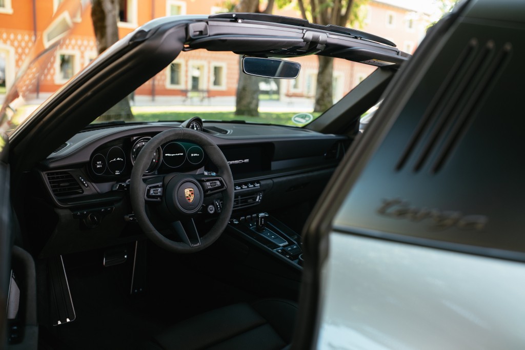 Porsche 911 Targa 4 Gts photo 36