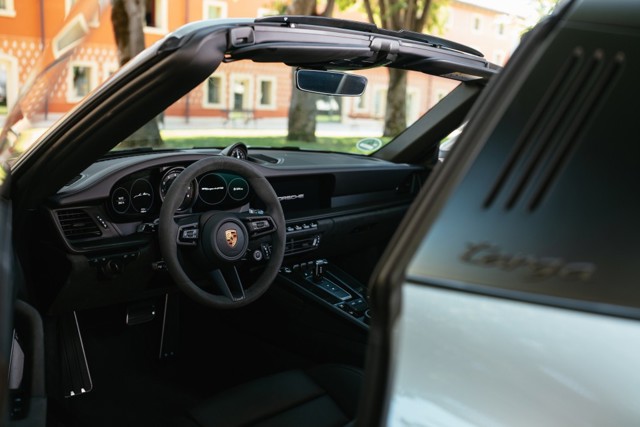 Porsche 911 Targa 4 Gts photo 36