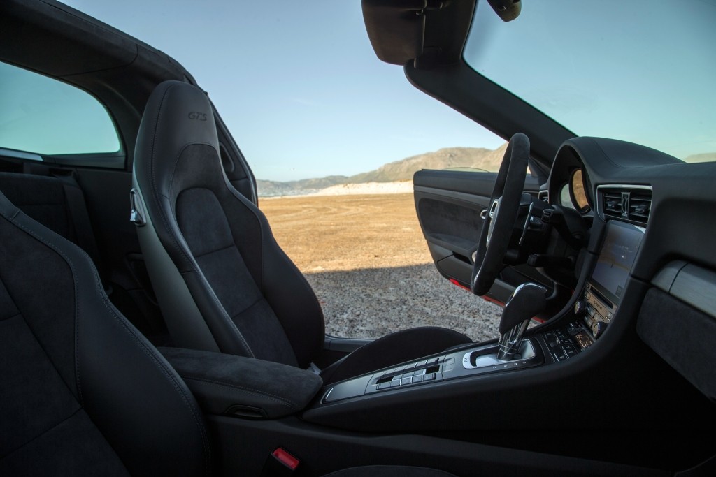 Porsche 911 Targa 4 Gts photo 52