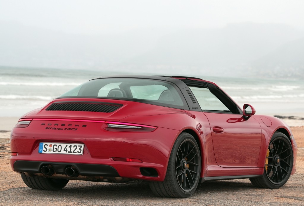 Porsche 911 Targa 4 Gts photo 38