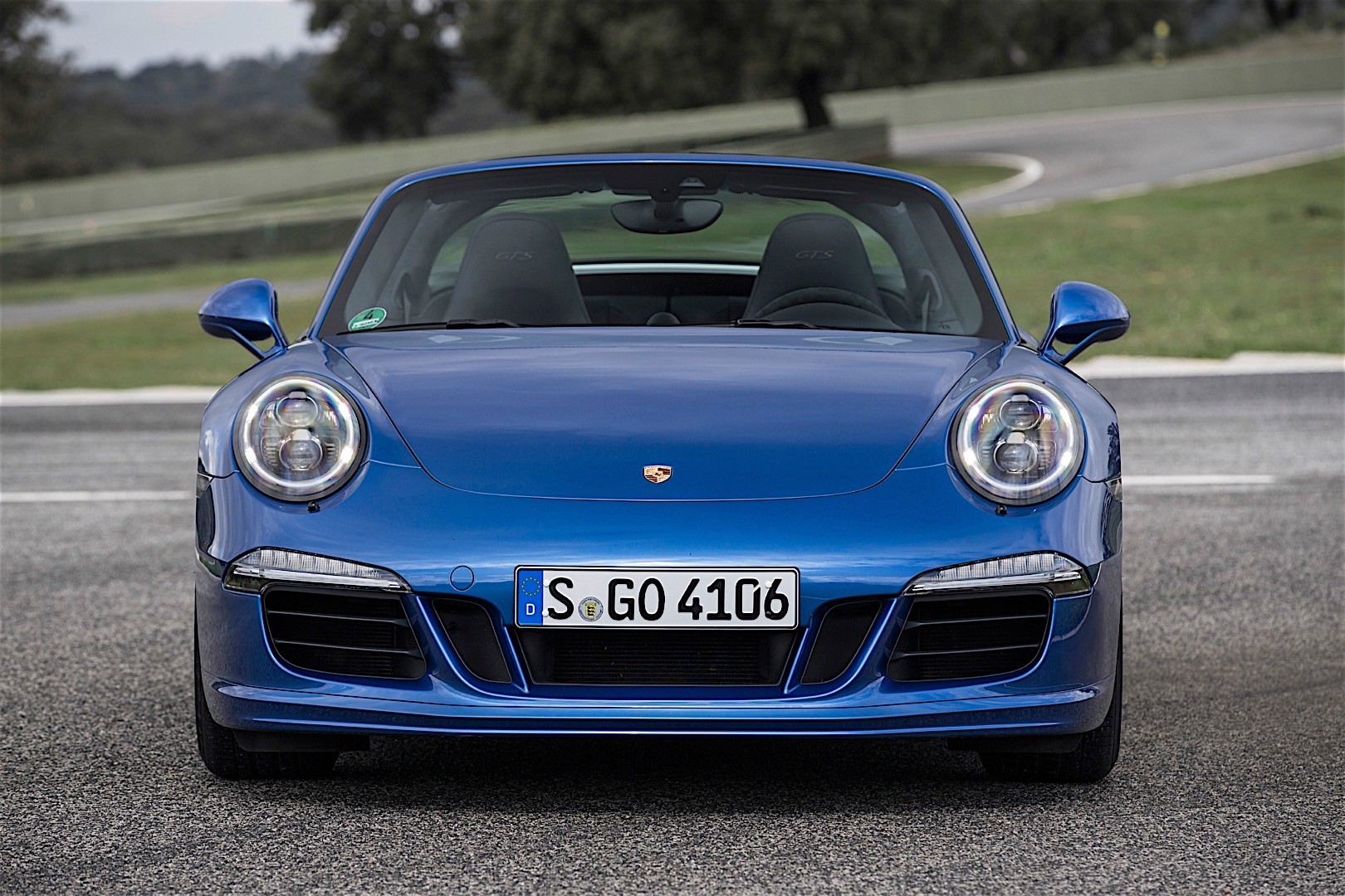 Porsche 911 Targa 4 Gts photo 8