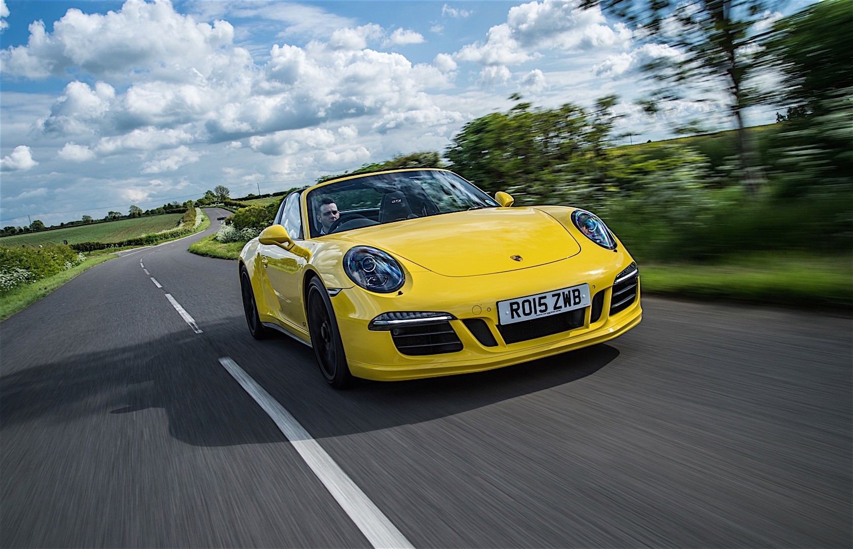 Porsche 911 Targa 4 Gts photo 11