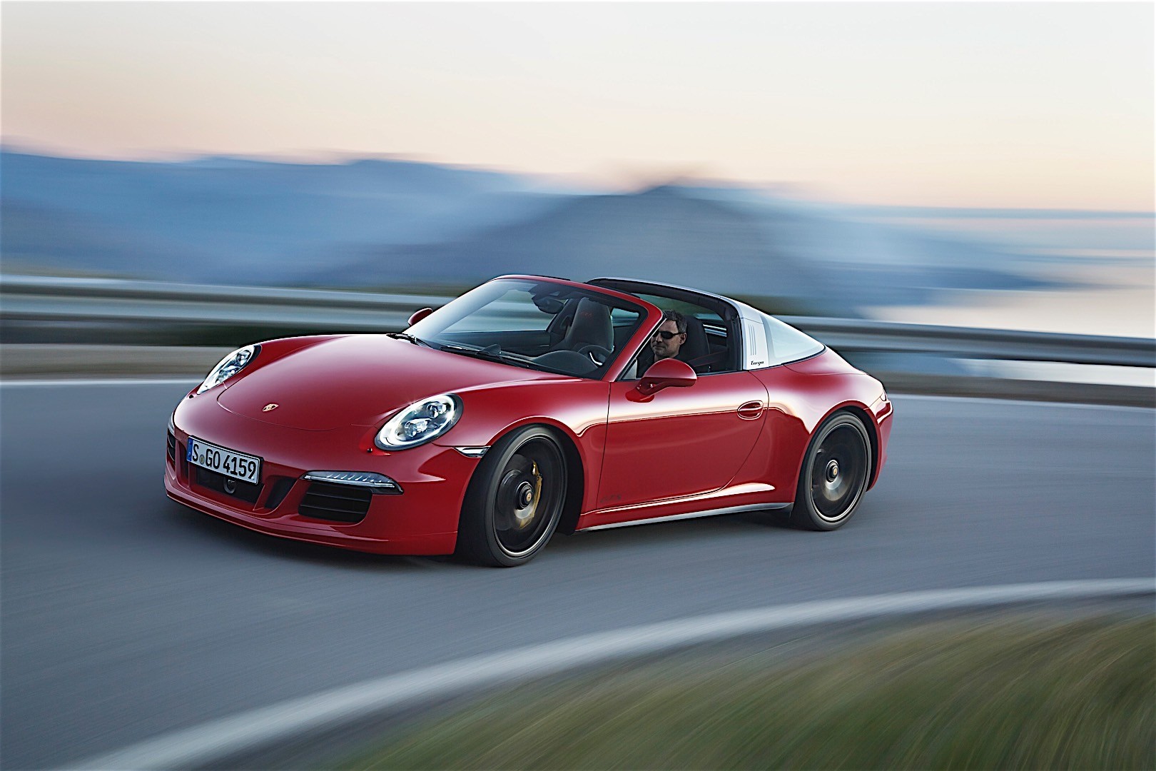 Porsche 911 Targa 4 Gts photo 19