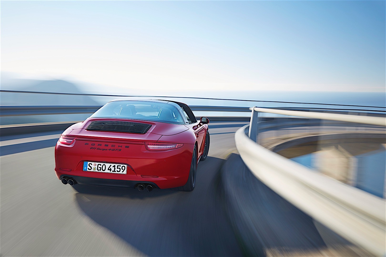 Porsche 911 Targa 4 Gts photo 4