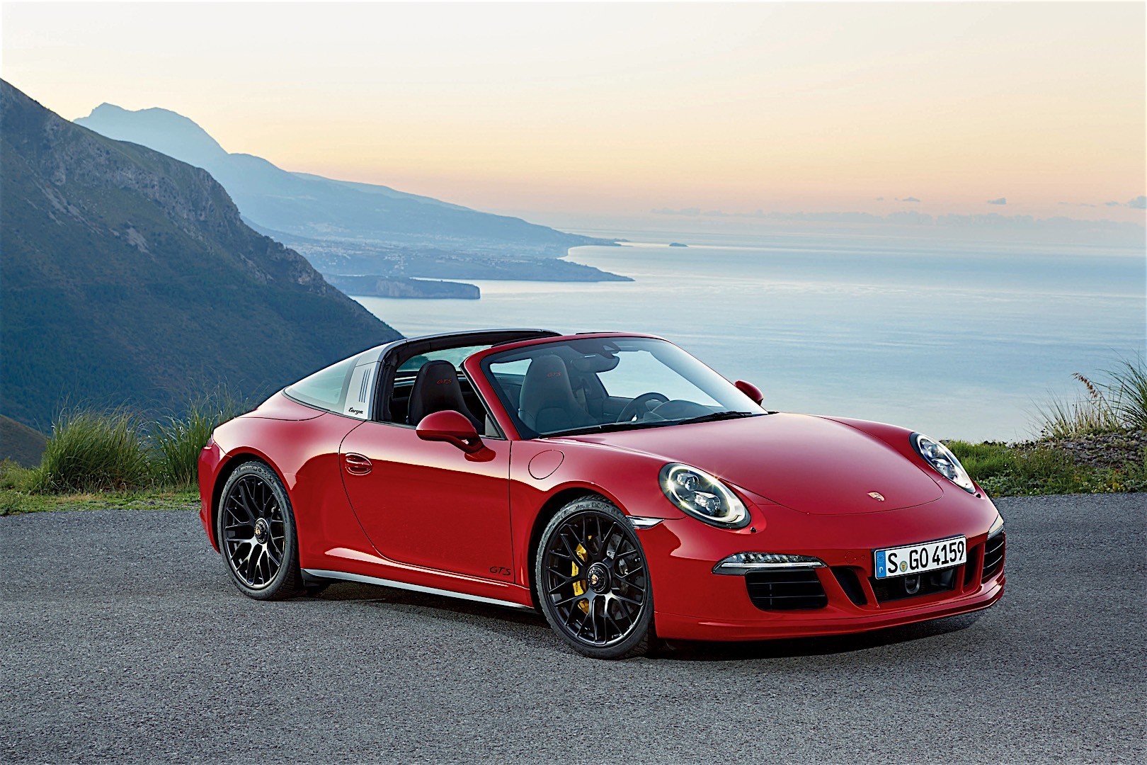 Porsche 911 Targa 4 Gts photo 5
