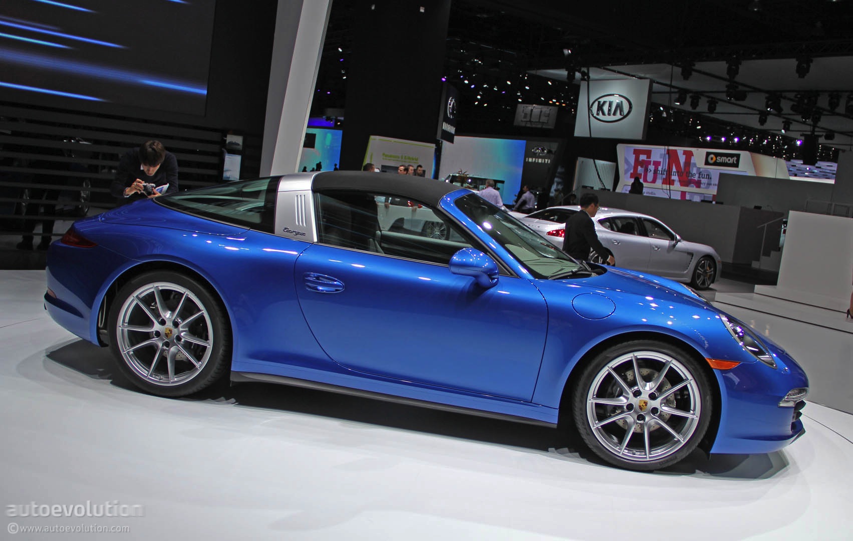 Porsche 911 Targa 4 photo 4