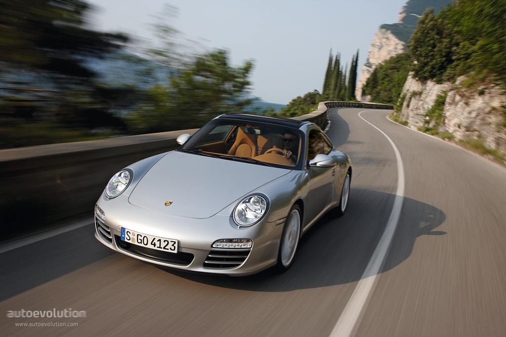 Porsche 911 Targa 4 photo 12