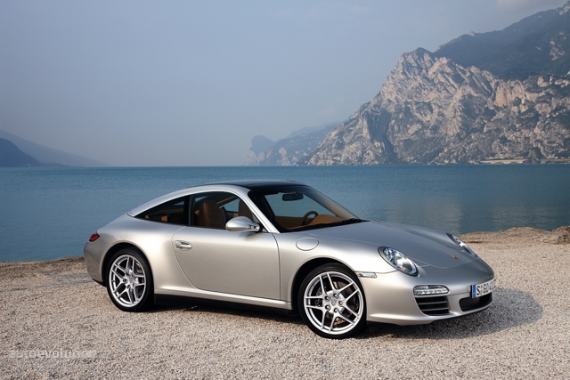 PORSCHE 911 Targa 4