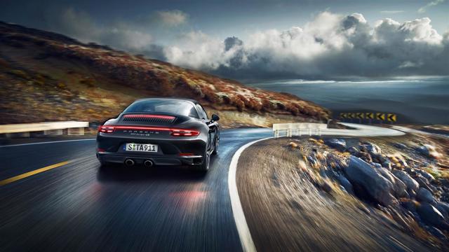 PORSCHE 911 Targa 4