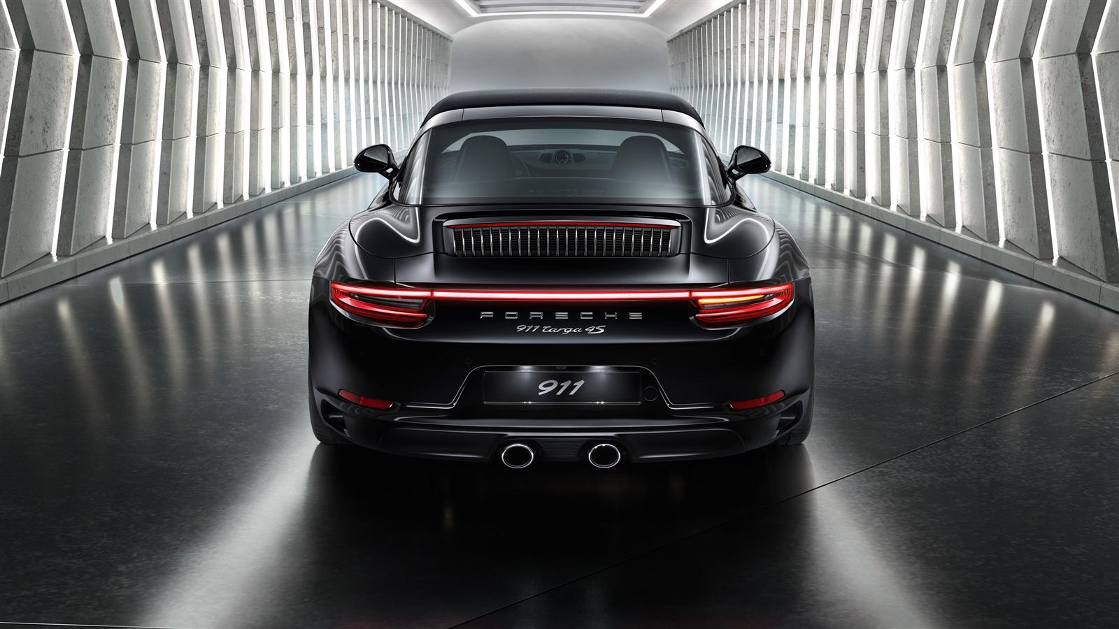 Porsche 911 Targa 4 photo 3