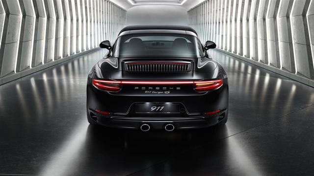Porsche 911 Targa 4 photo 3