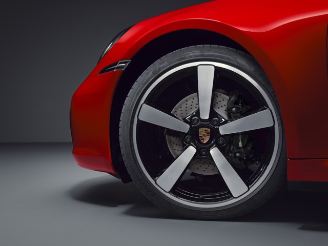 Porsche 911 Targa 4 photo 12