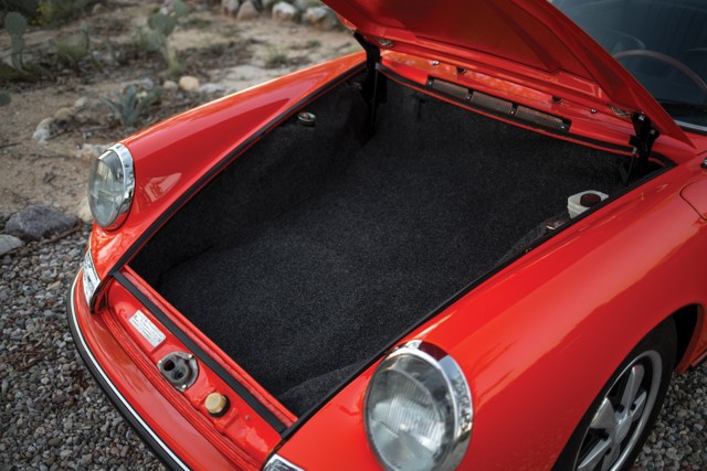 Porsche 911 Targa photo 46