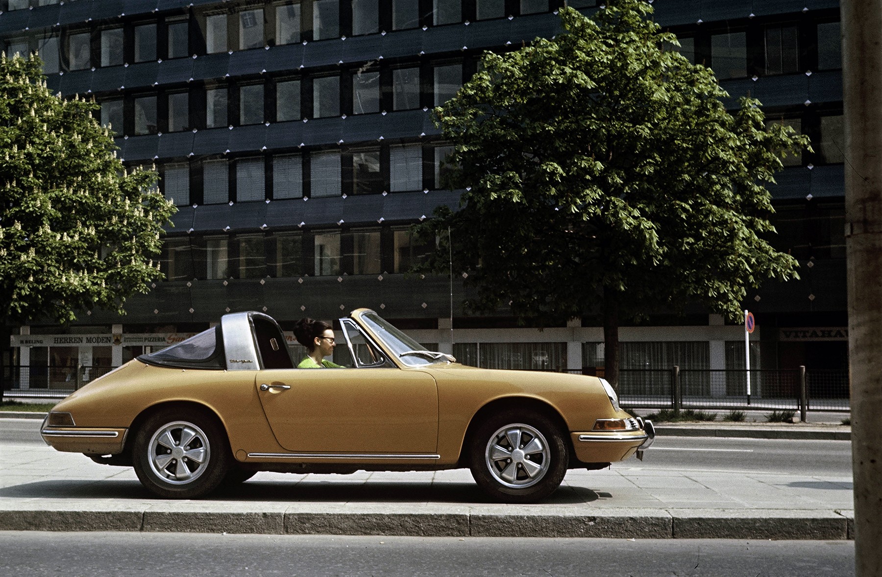 Porsche 911 Targa photo 9