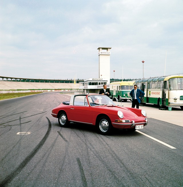 Porsche 911 Targa photo 24