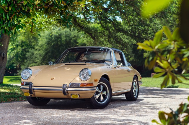 Porsche 911 Targa photo 33