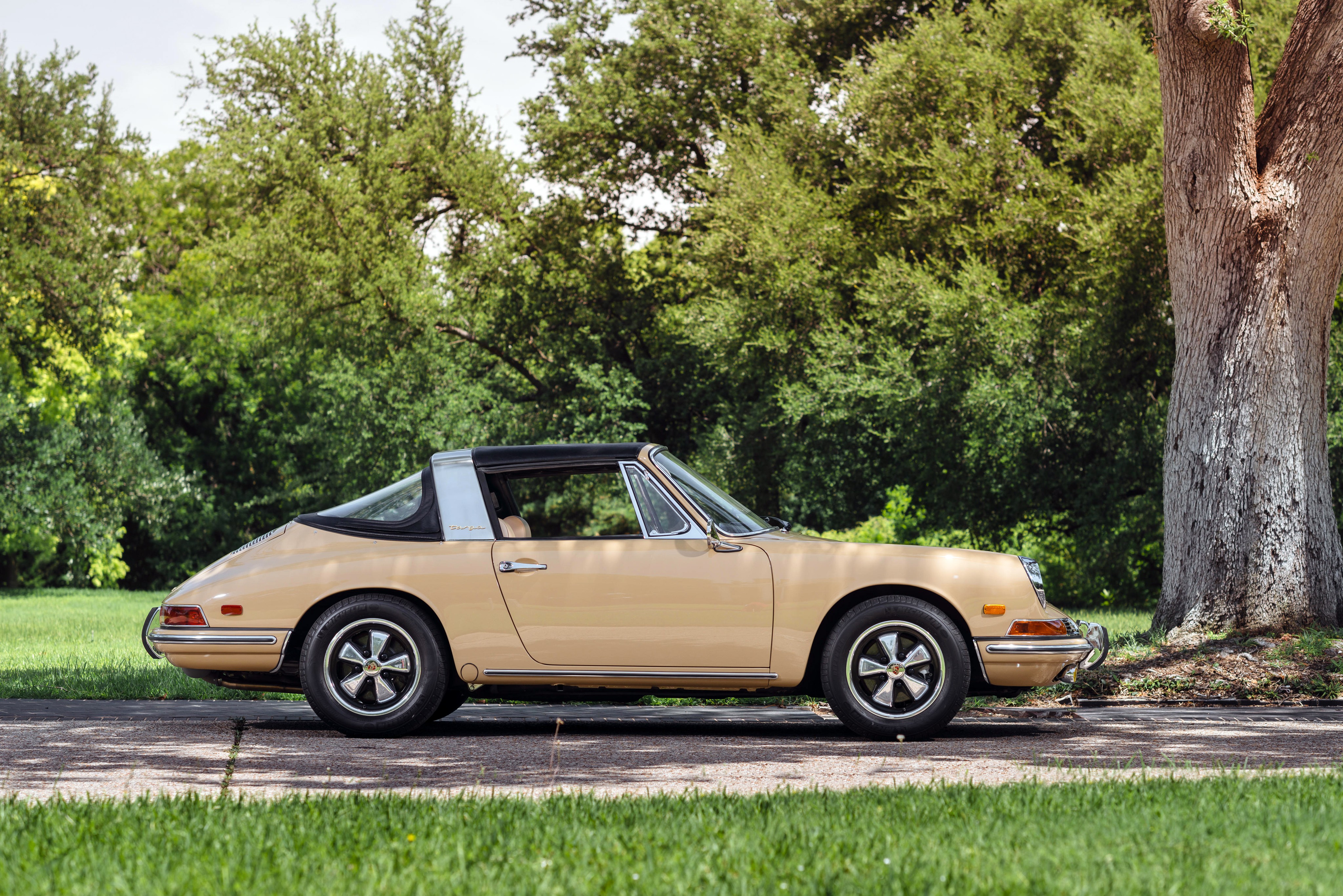 Porsche 911 Targa photo 36