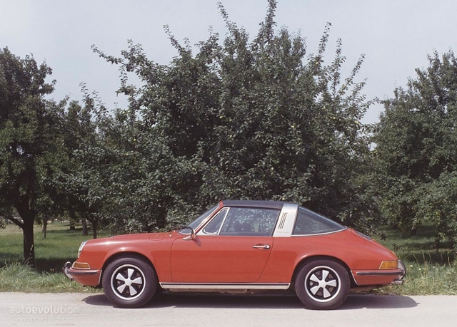 Porsche 911 Targa photo 2