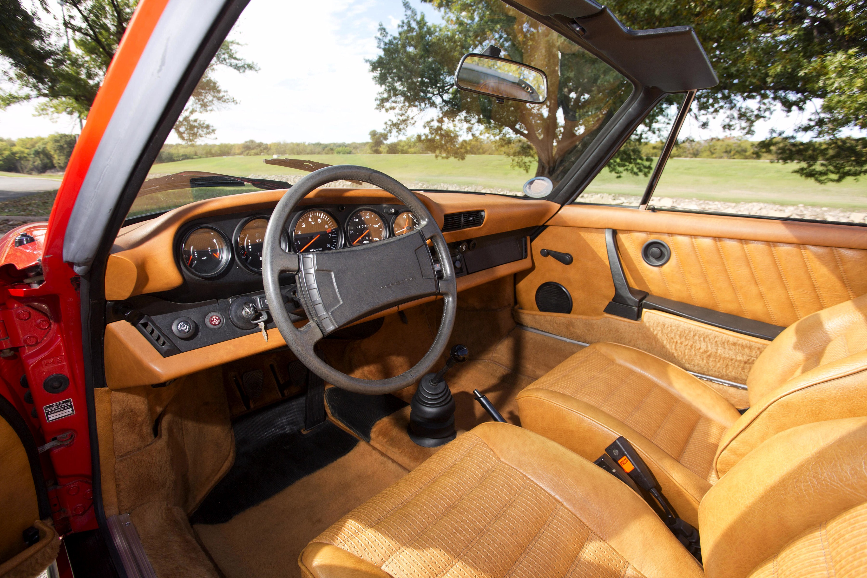 Porsche 911 Targa photo 43