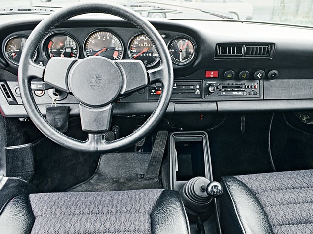 Porsche 911 Targa photo 48