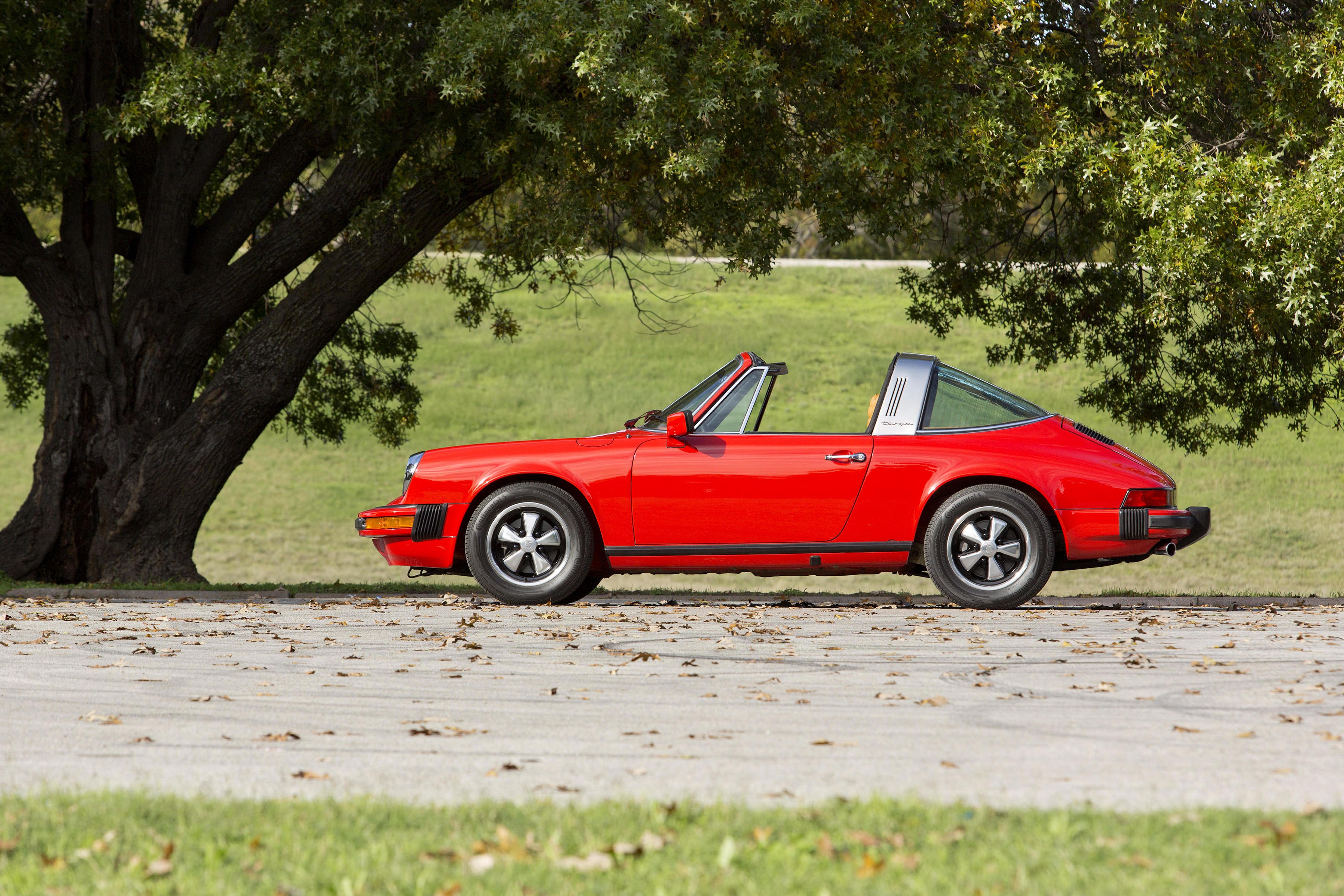 Porsche 911 Targa photo 16