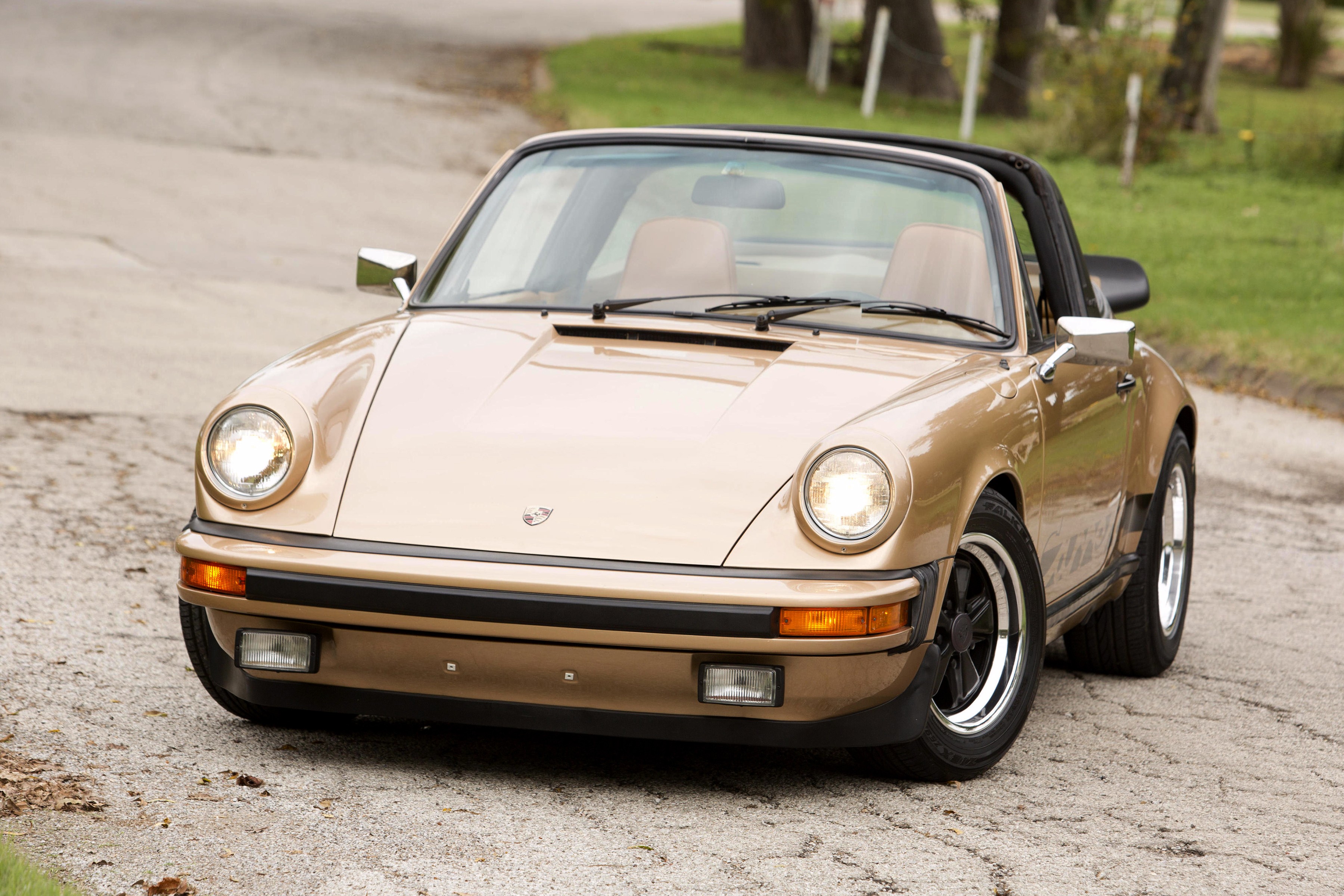 Porsche 911 Targa photo 19
