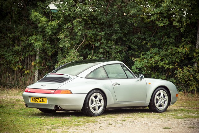 Porsche 911 Targa photo 12