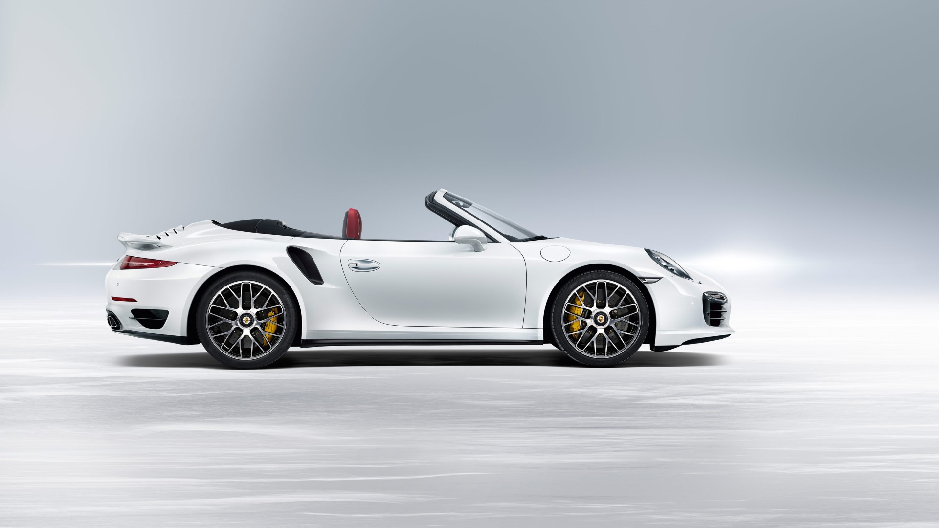 Porsche 911 Turbo S Cabriolet photo 2