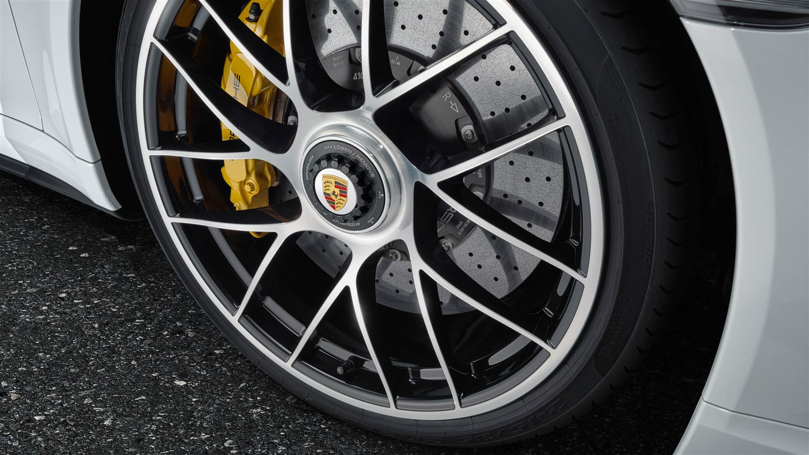 Porsche 911 Turbo S Cabriolet photo 13