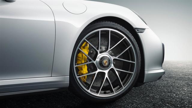 Porsche 911 Turbo S Cabriolet photo 14