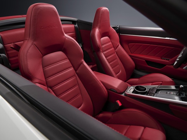 Porsche 911 Turbo S Cabriolet photo 34