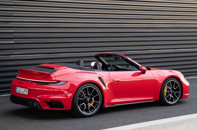 Porsche 911 Turbo S Cabriolet photo 15