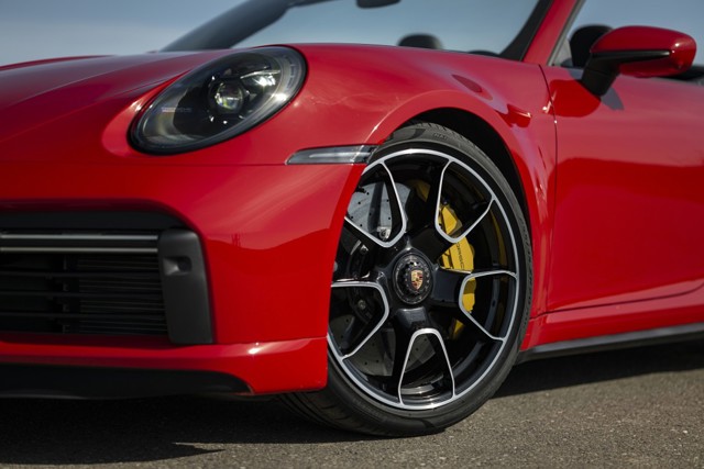 Porsche 911 Turbo S Cabriolet photo 20