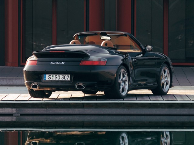 Porsche 911 Turbo S Cabriolet Foto 2