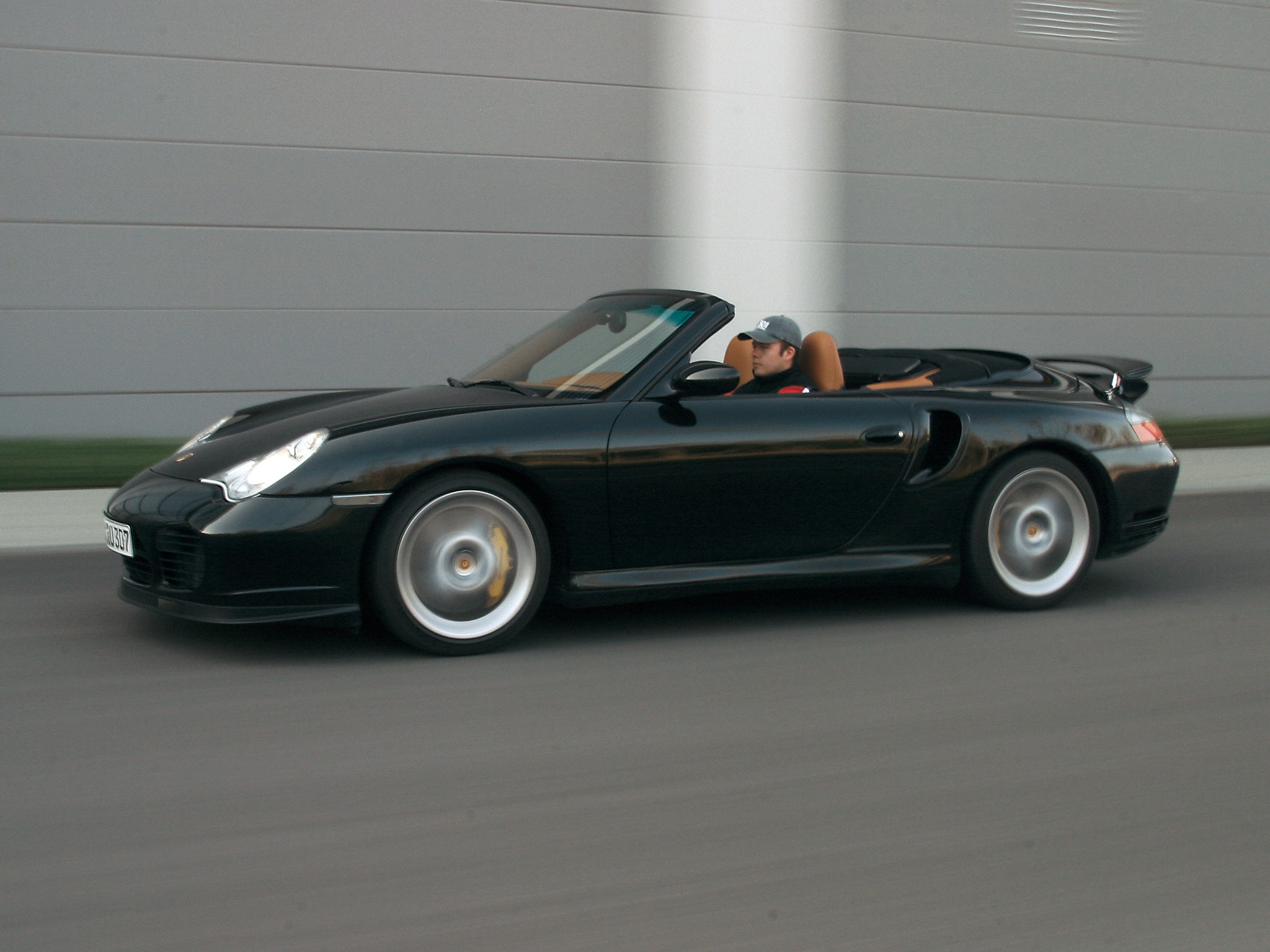 Porsche 911 Turbo S Cabriolet photo 4
