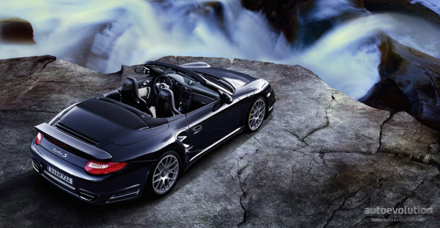 Porsche 911 Turbo S Cabriolet photo 4