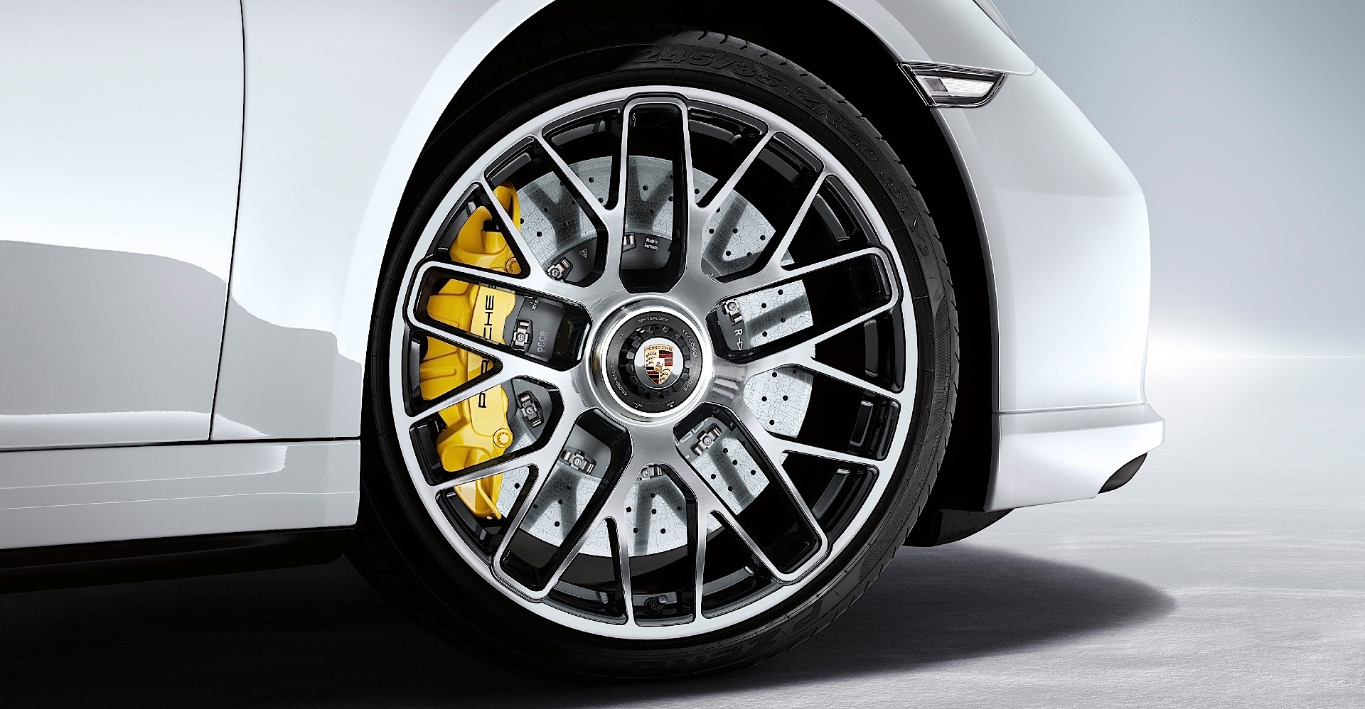 Porsche 911 Turbo S photo 10