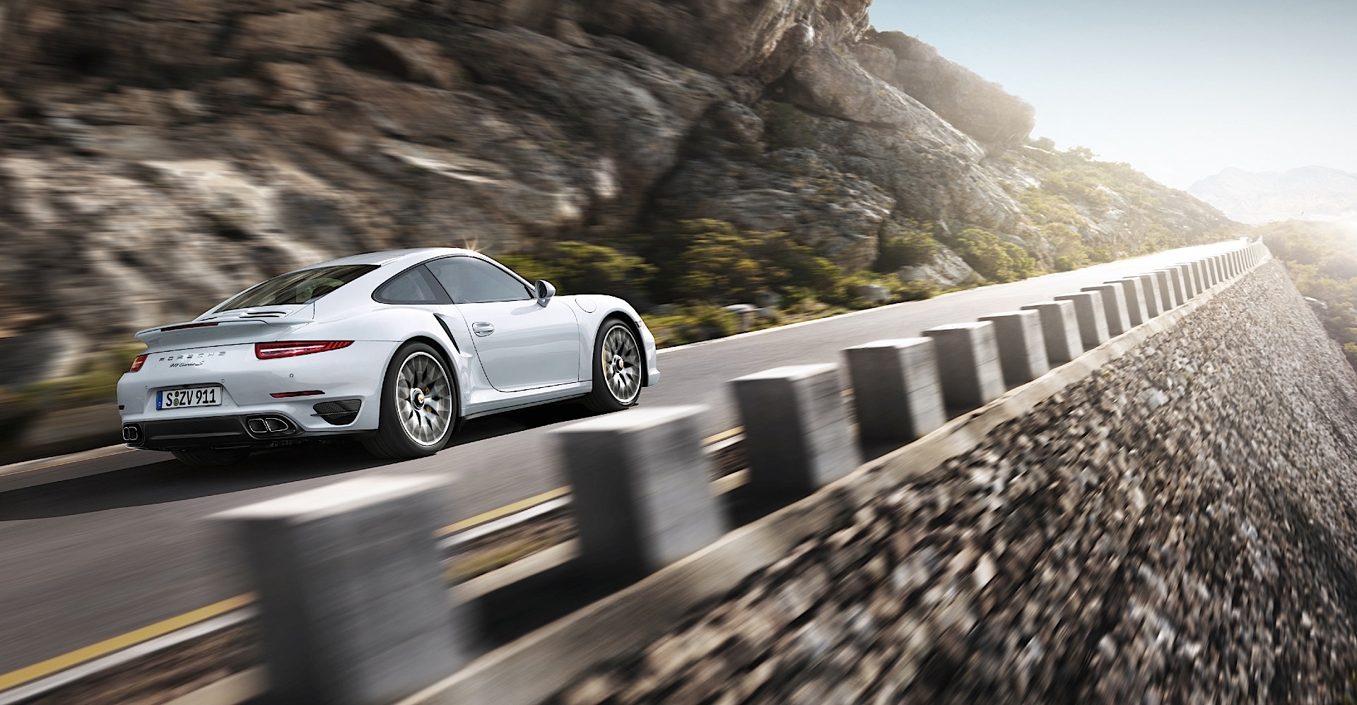 Porsche 911 Turbo S photo 18