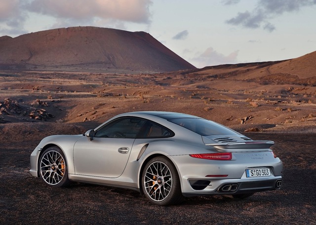Porsche 911 Turbo S photo 30