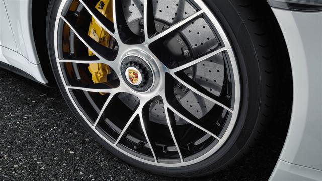 PORSCHE 911 Turbo S