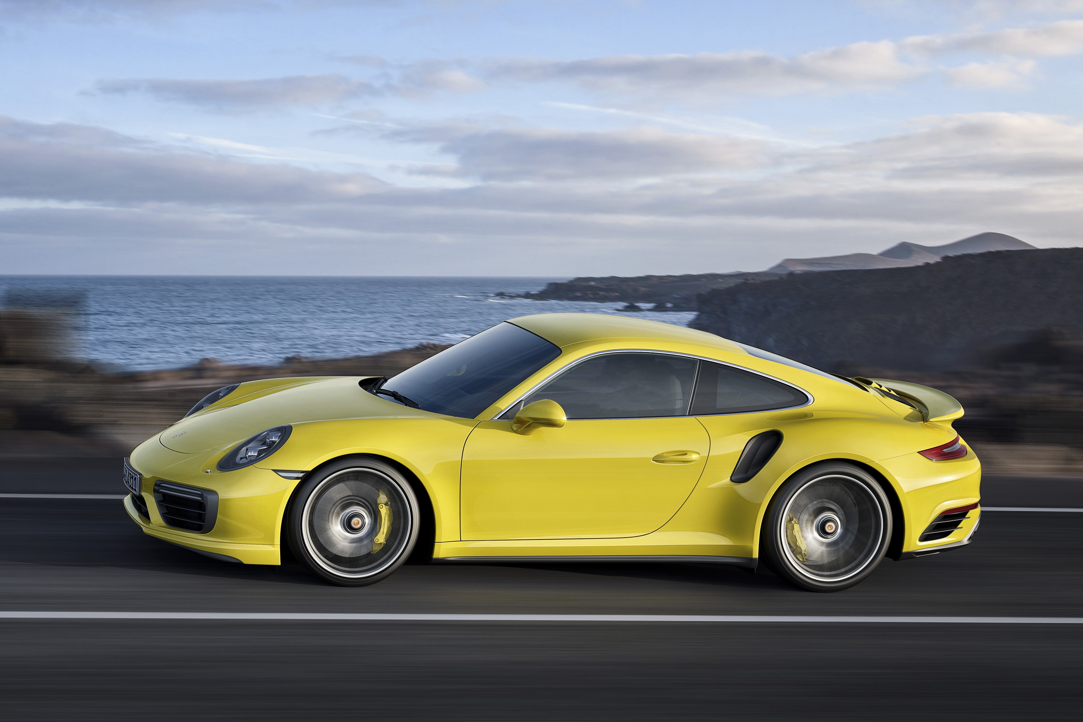 Porsche 911 Turbo S photo 17