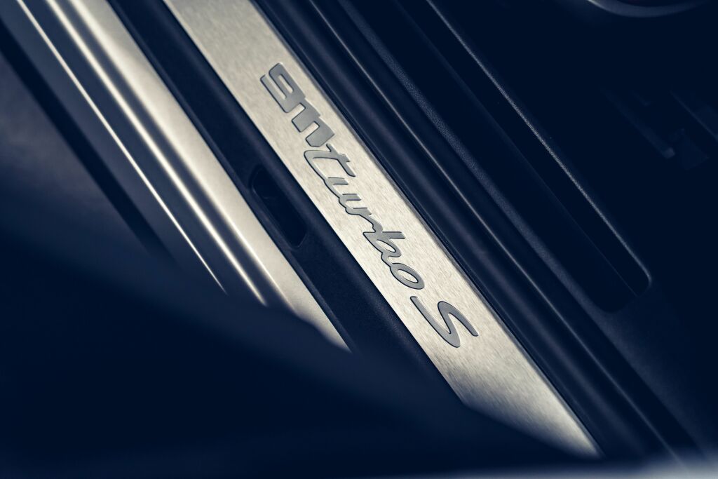 Porsche 911 Turbo S photo 34