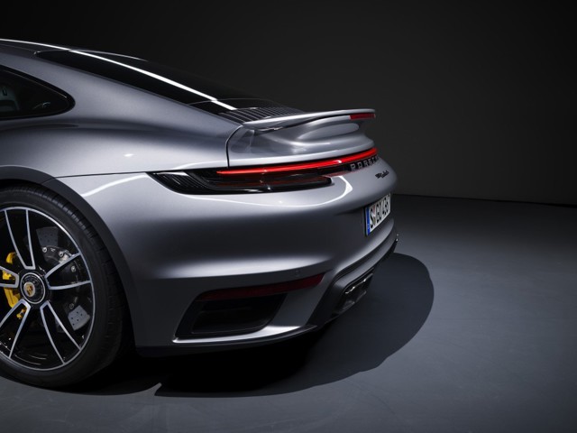 Porsche 911 Turbo S photo 28