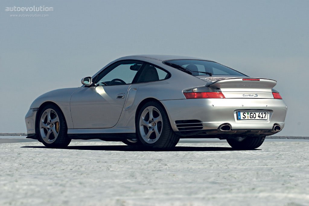Porsche 911 Turbo S photo 2