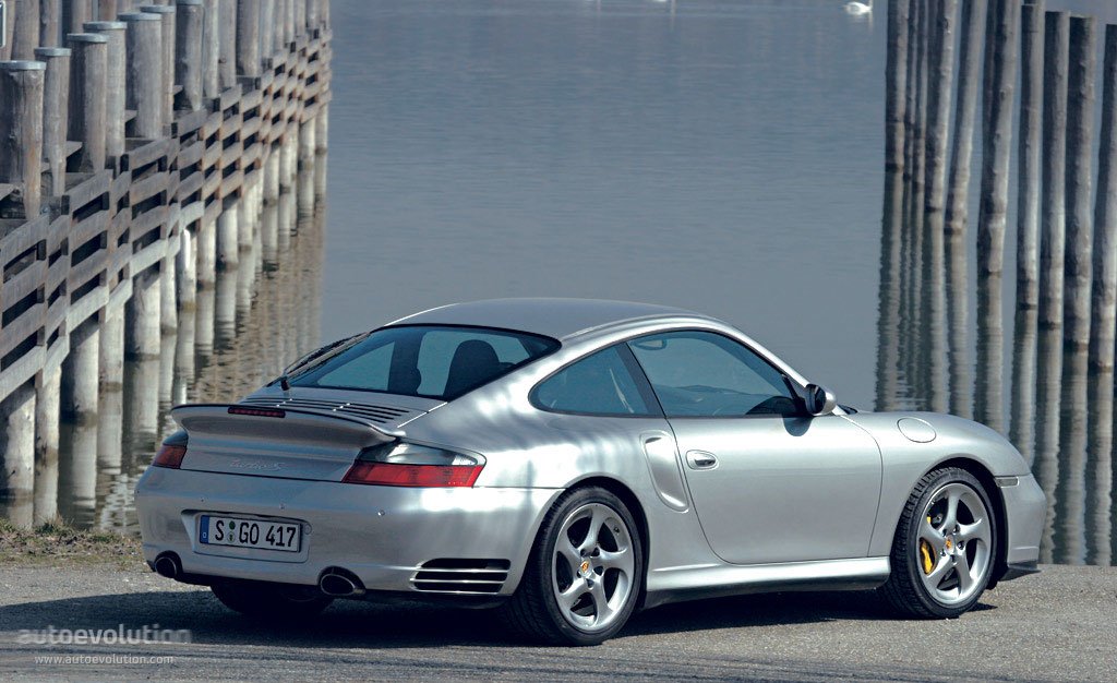 Porsche 911 Turbo S photo 3