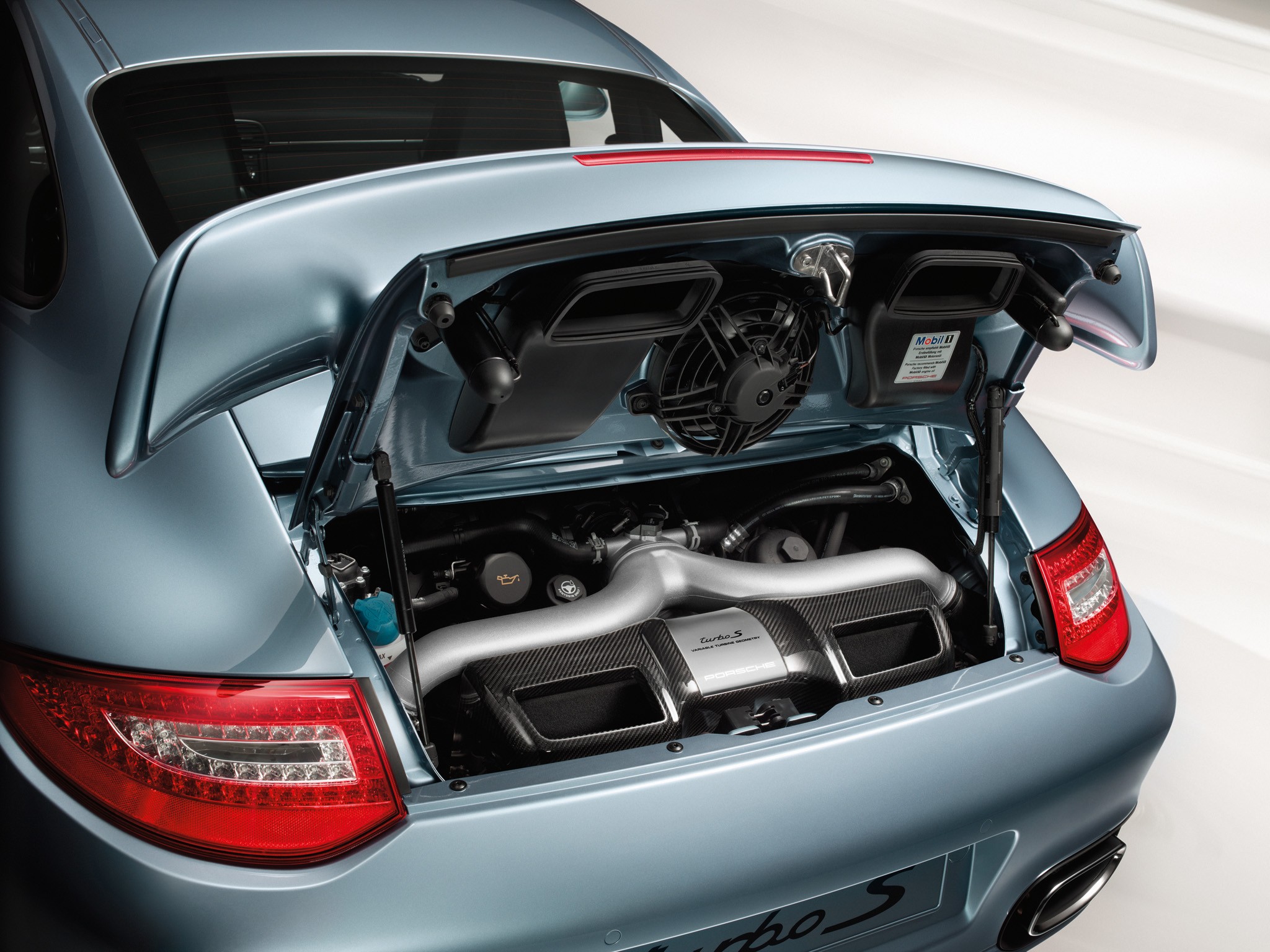 Porsche 911 Turbo S photo 36