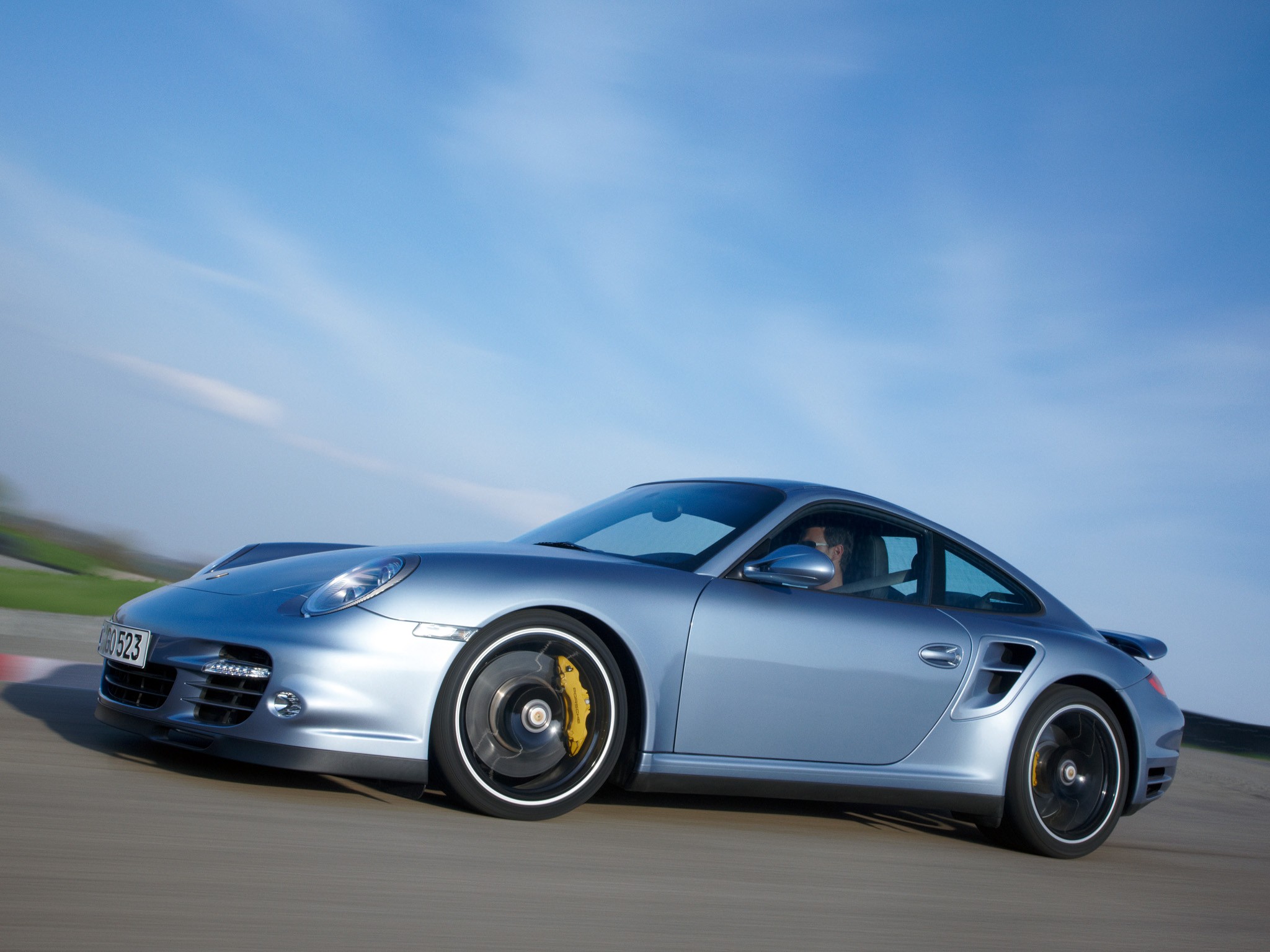 Porsche 911 Turbo S photo 21